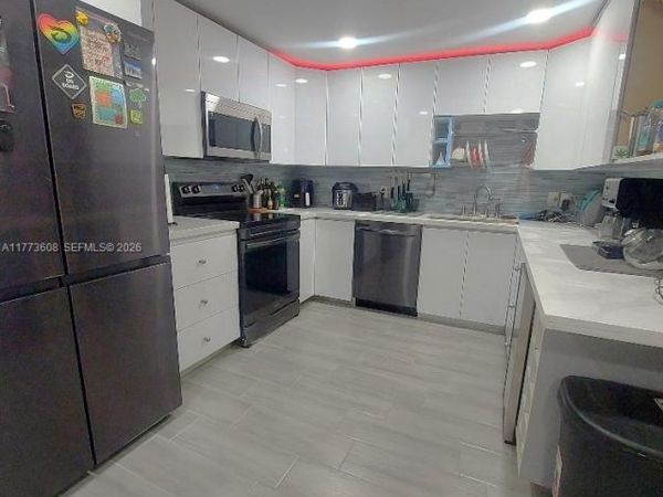 16300 Golf Club Rd, Unit Apt 317, Weston, FL 33326