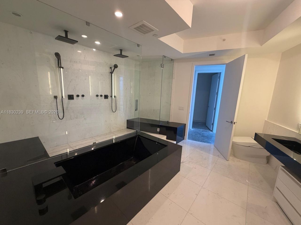 18555 Collins Ave, Unit 2303, Sunny Isles Beach, FL 33160 Photo