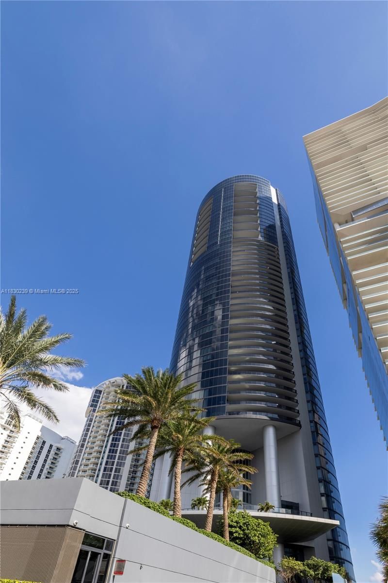 18555 Collins Ave, Unit 2303, Sunny Isles Beach, FL 33160 Photo