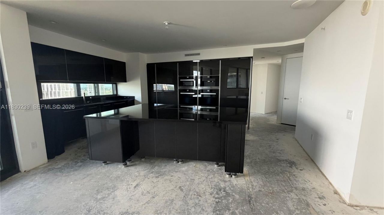 18555 Collins Ave, Unit 2303, Sunny Isles Beach, FL 33160 Photo
