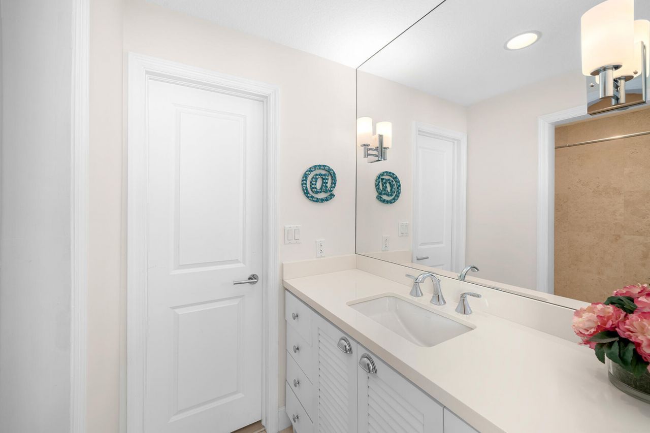 108 N Bounty Lane, Key Largo, FL 33037 Photo