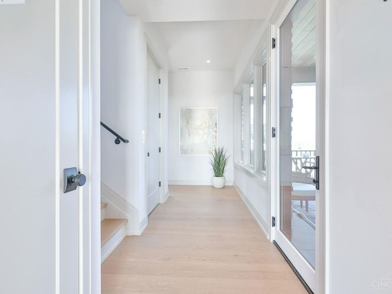 2930 Three Oaks Lane, Cincinnati, OH 45209 Photo 2