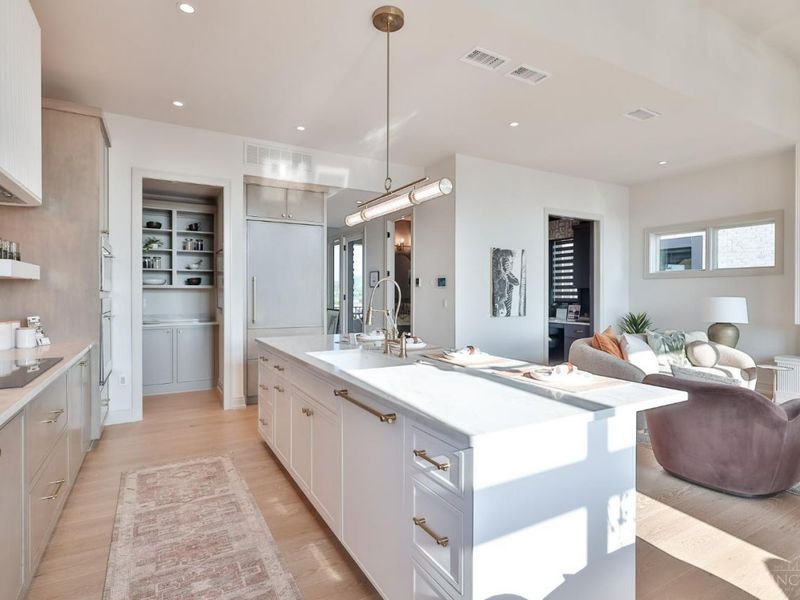 2930 Three Oaks Lane, Cincinnati, OH 45209 Photo 9