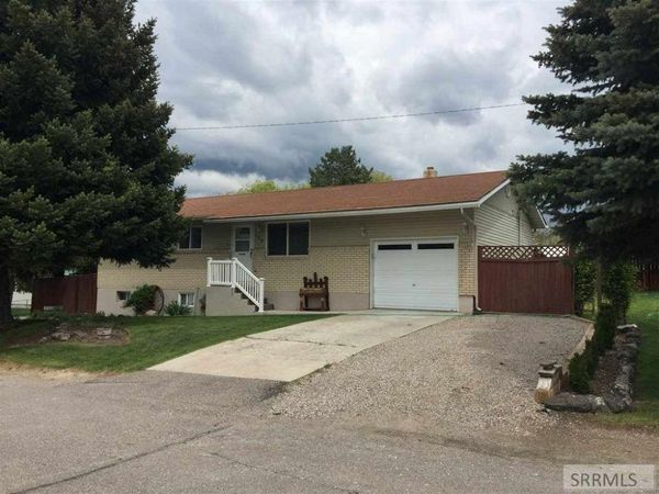 118 S 5th W, LAVA HOT SPRINGS, ID 83246