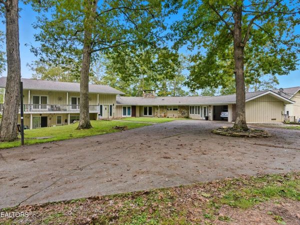 605 S Lake Drive, Oneida, TN 37841