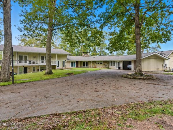 605 S Lake Drive, Oneida, TN 37841