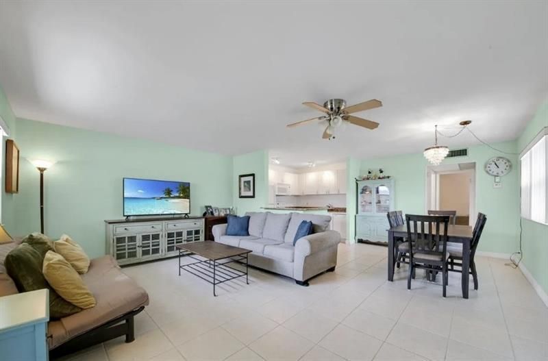 223 Flanders, Unit E, Delray Beach, FL 33484 Photo