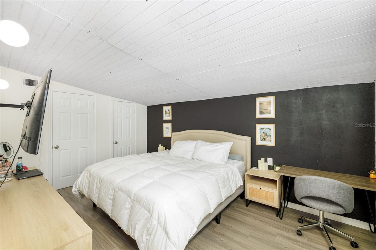 2356 Kingston Street S, Saint Petersburg, FL 33711 Photo