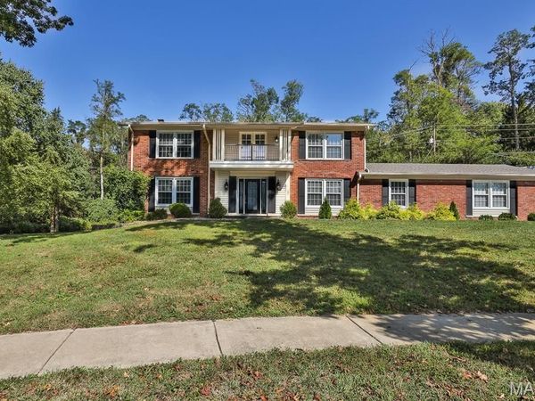 14327 Bramblewood Court, Chesterfield, MO 63017