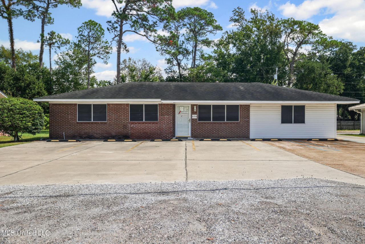 6204 Washington Avenue, Ocean Springs, MS 39564 Main Photo
