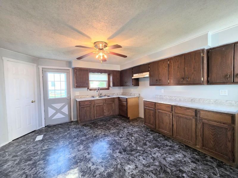 125 S Beech Street, Saint Marys, OH 45885 Photo 9