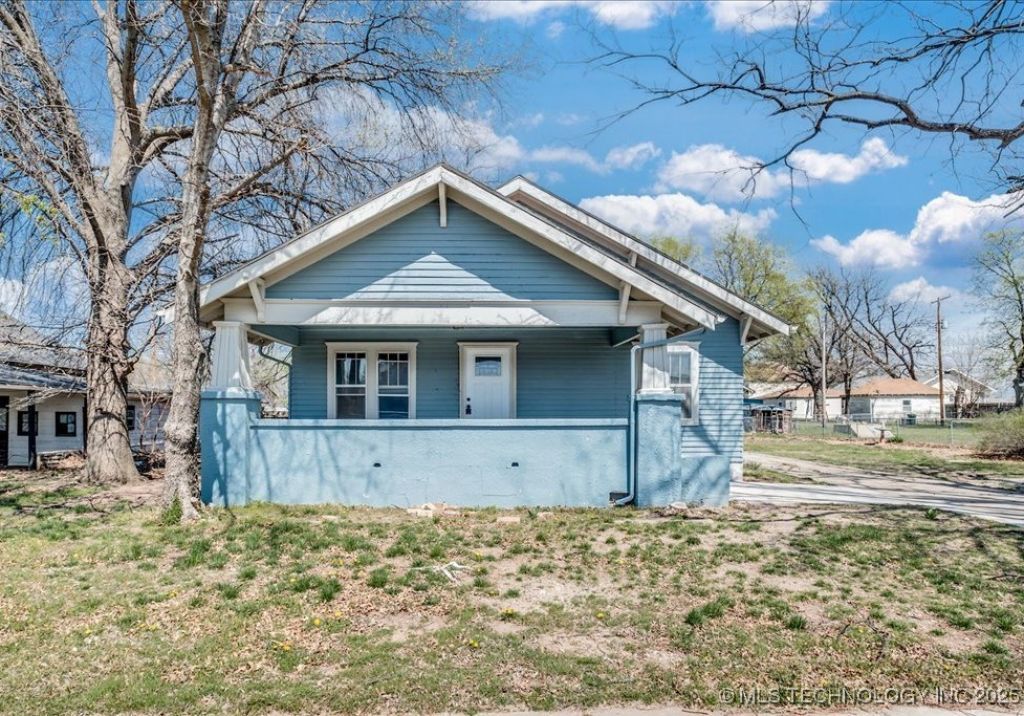 816 W Padon Avenue, Blackwell, OK 74631 Main Photo