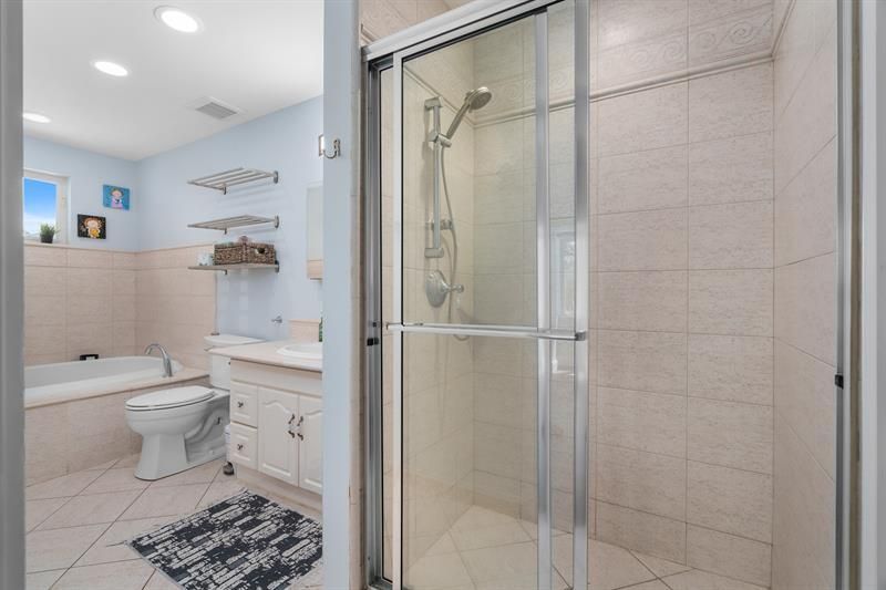 70 Isle Of Venice, Unit 203, Fort Lauderdale, FL 33301 Photo