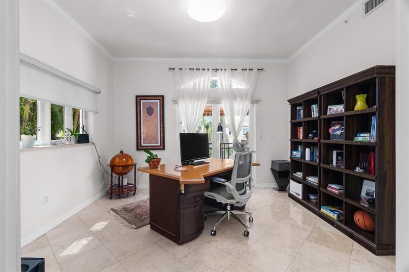 70 Isle Of Venice, Unit 203, Fort Lauderdale, FL 33301 Photo