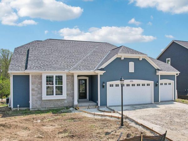 N174W20590 Laurel Springs CIRCLE, Jackson, WI 53037