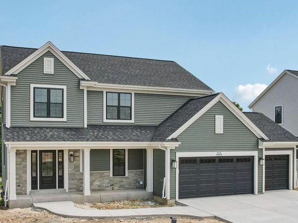 N174W20616 Laurel Springs CIRCLE, Jackson, WI 53037