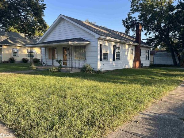 704 4th Avenue E, Albia, IA 52531