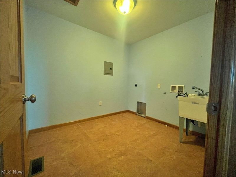 17583 Davis Ridge Road, Caldwell, OH 43724 Photo 27