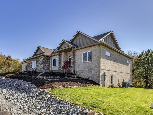 119 Hanani Tr, Vonore, TN 37885