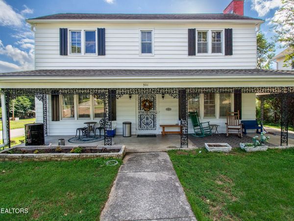 301 Walden Ave, Harriman, TN 37748