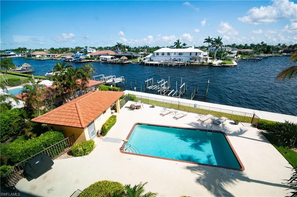 4015 SE 20th Pl, Unit 301, Cape Coral, FL 33904 Photo