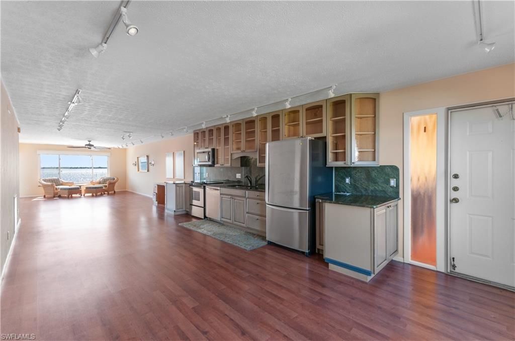 4015 SE 20th Pl, Unit 301, Cape Coral, FL 33904 Photo