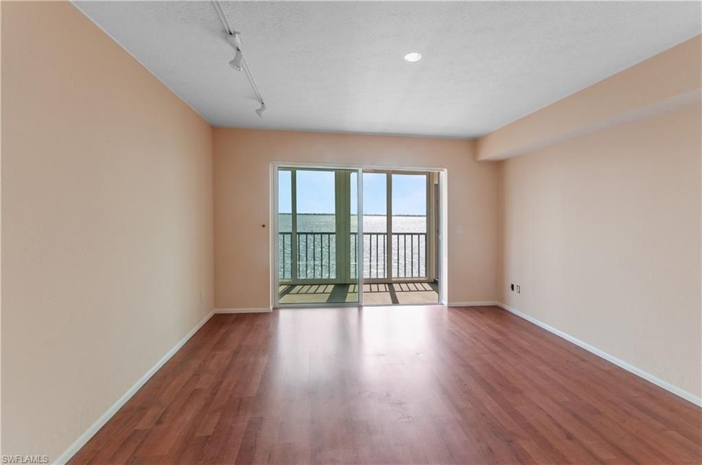 4015 SE 20th Pl, Unit 301, Cape Coral, FL 33904 Photo