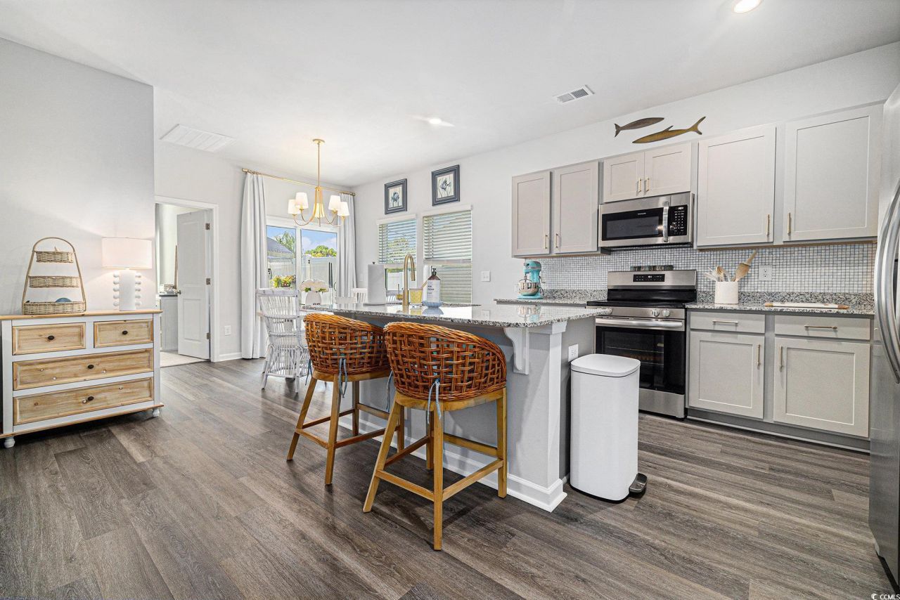 307 N Sandridgebury Dr. Photo 10