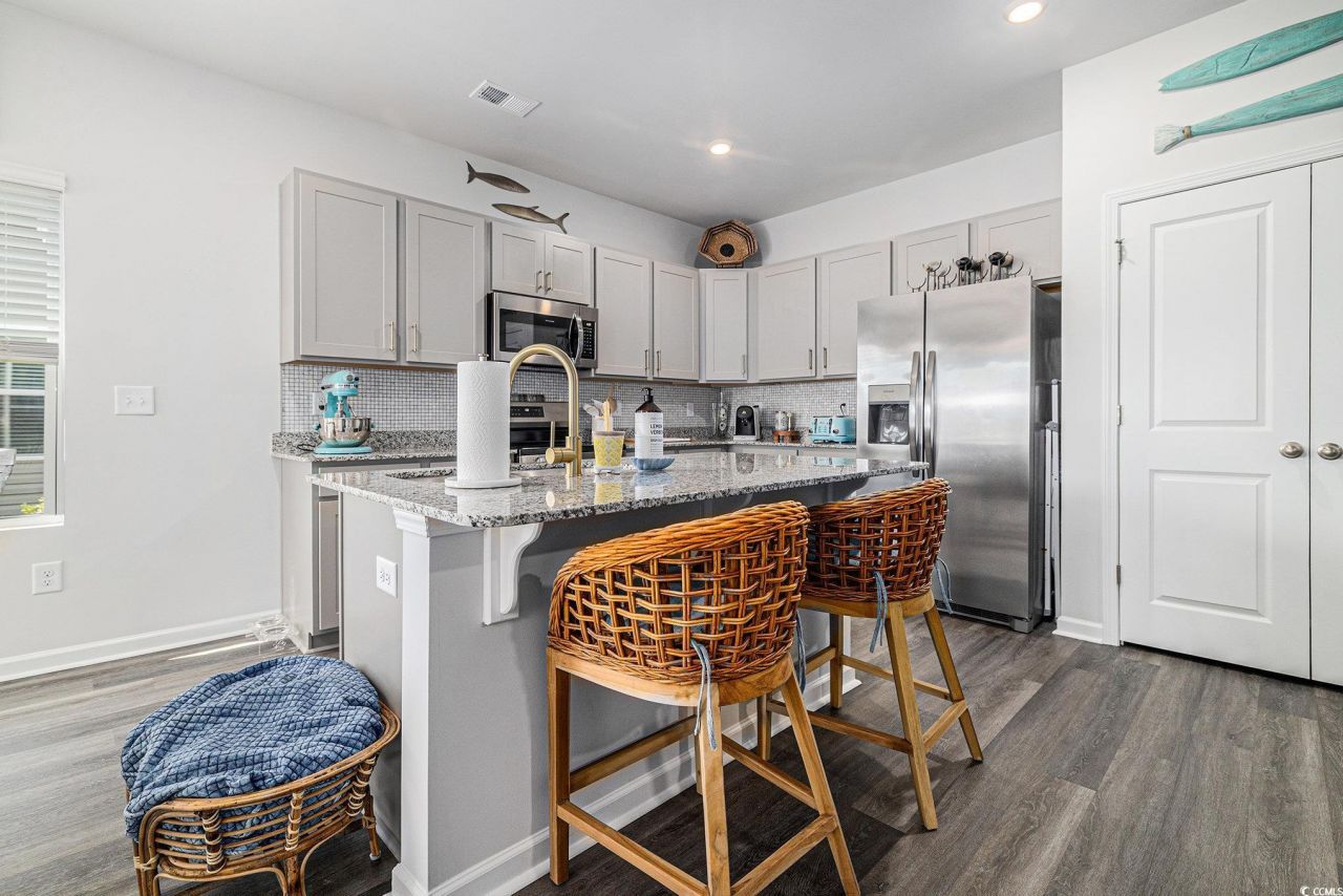 307 N Sandridgebury Dr. Photo 11