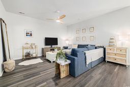 307 N Sandridgebury Dr. photo 4