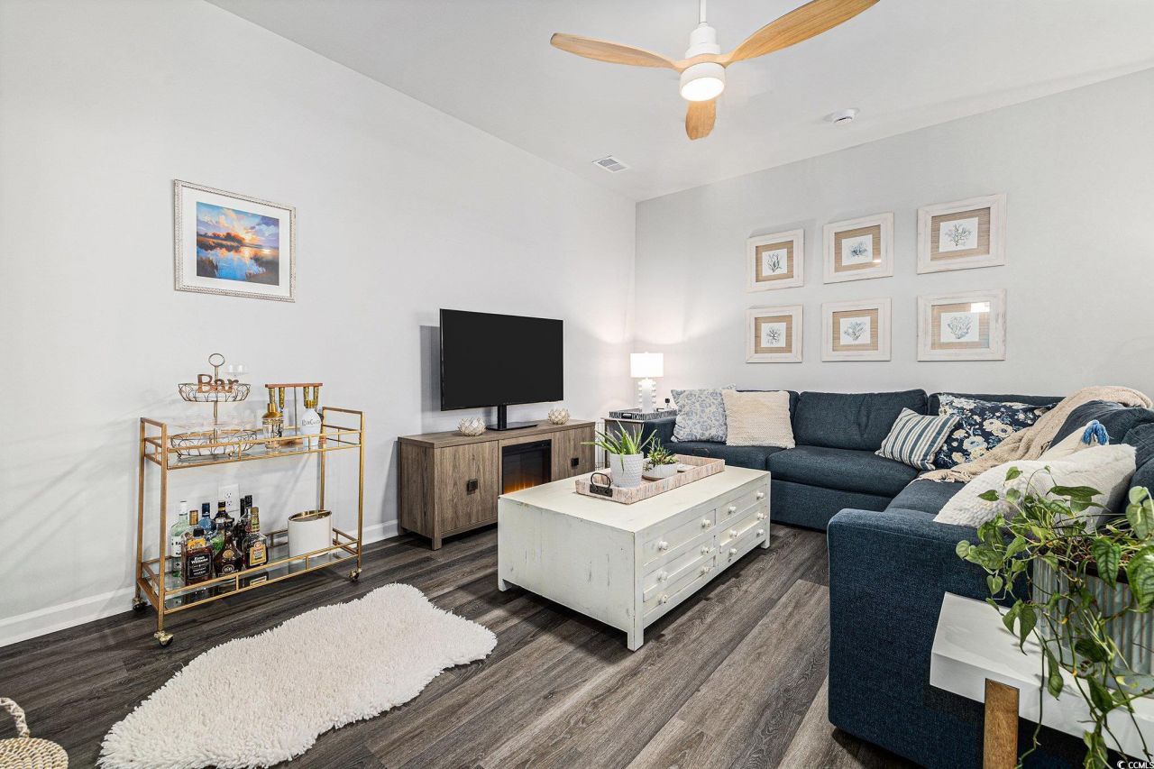 307 N Sandridgebury Dr. Photo 7