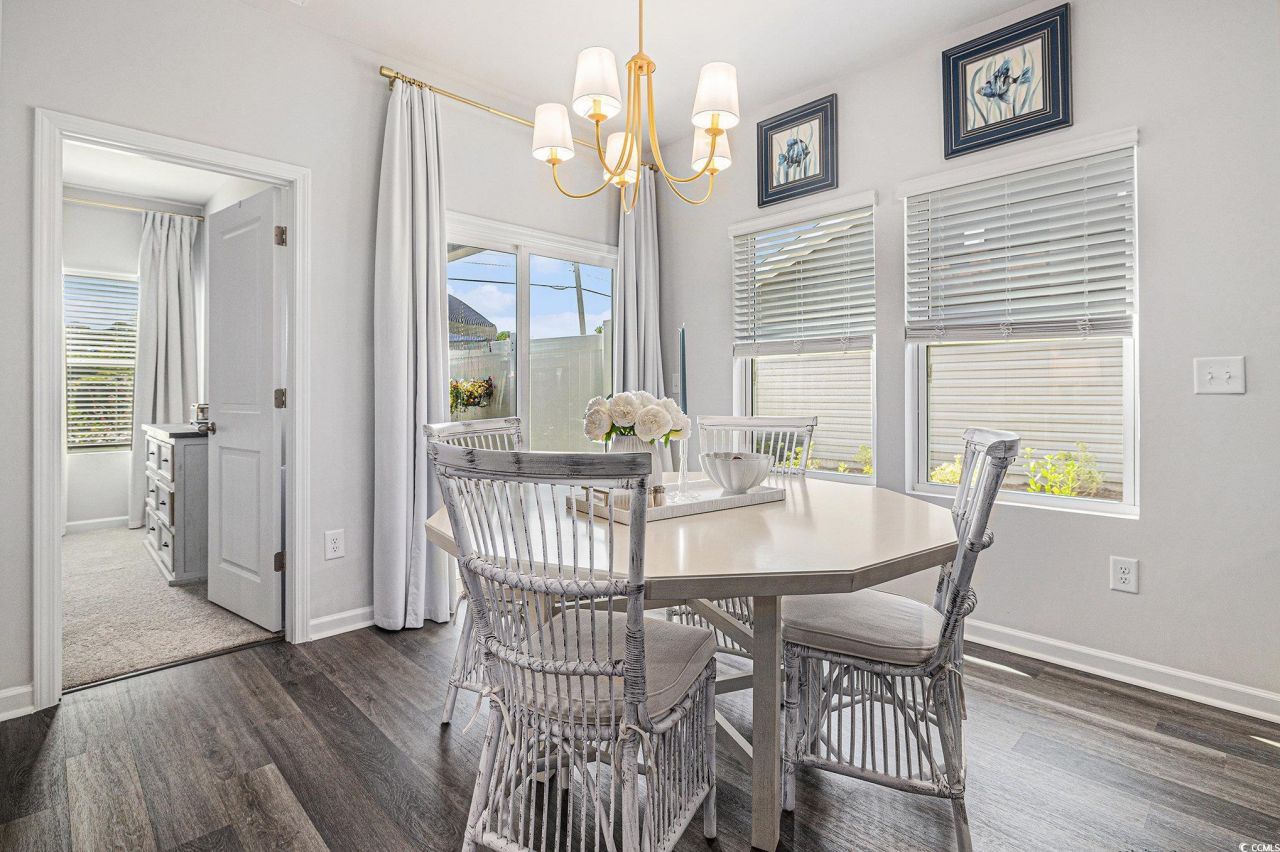 307 N Sandridgebury Dr. Photo 9