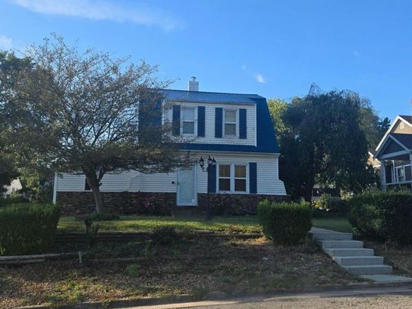 625 W Broadway Street, Higginsville, MO 64037