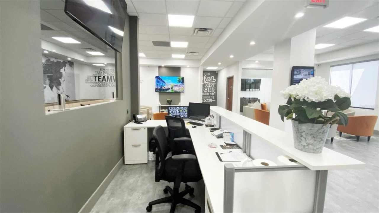 1802 N Alafaya Trail, Orlando, FL 32826 Photo