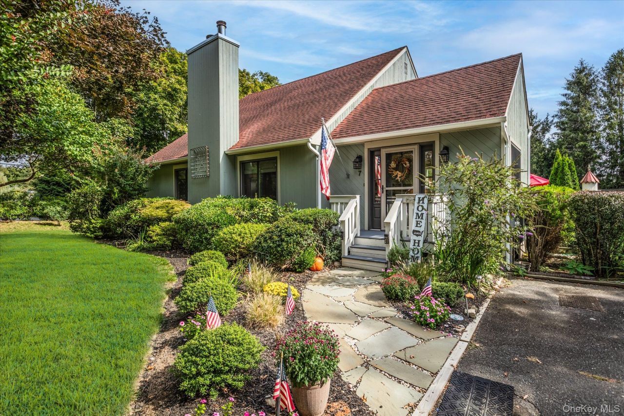 7 Eileen Circle, Jamesport, NY 11947 Main Photo