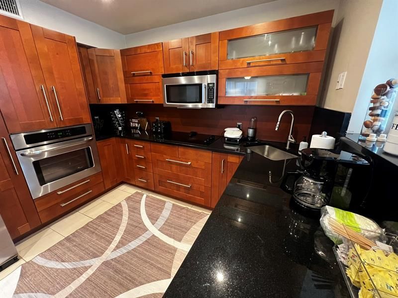 904 NE 20th, Fort Lauderdale, FL 33304 Photo