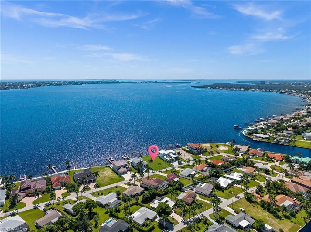 1020 Dolphin Dr, Cape Coral, FL 33904 Photo