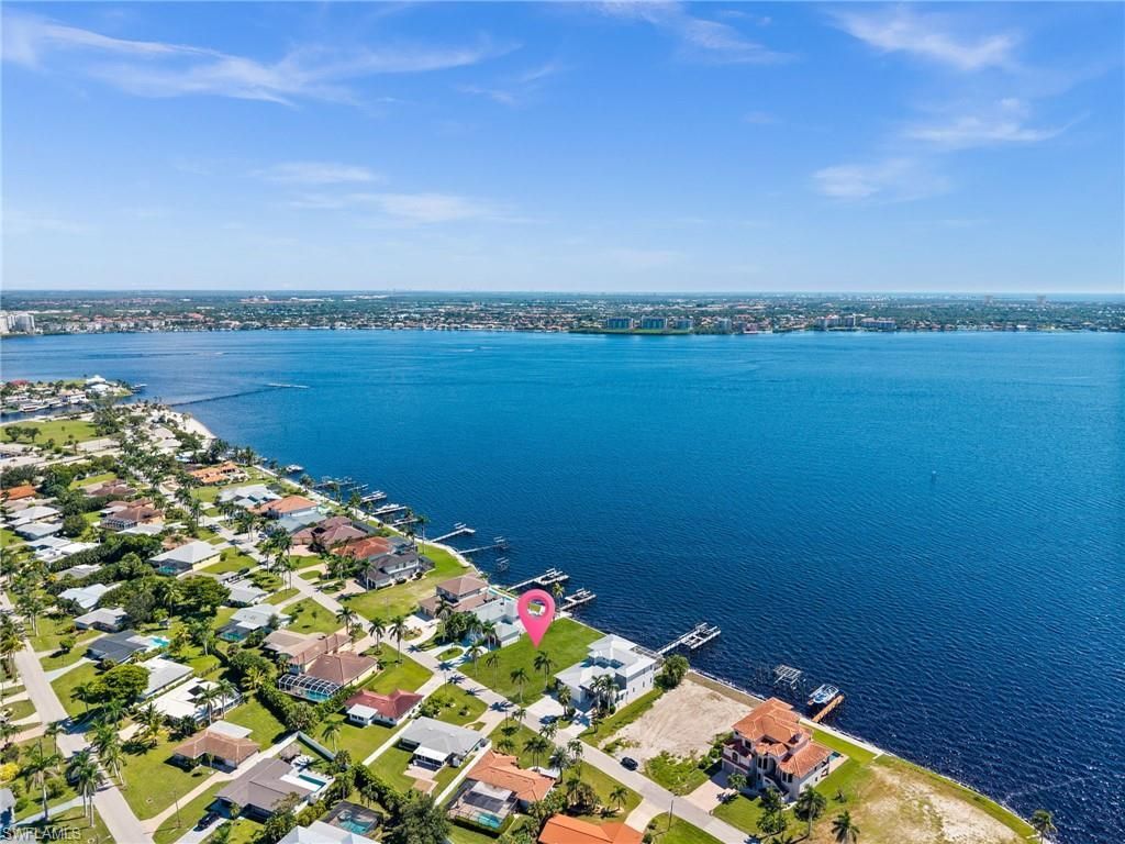 1020 Dolphin Dr, Cape Coral, FL 33904 Photo