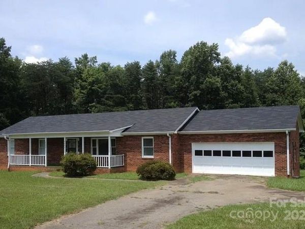 4445 Mecum Road, Walkertown, NC 27051