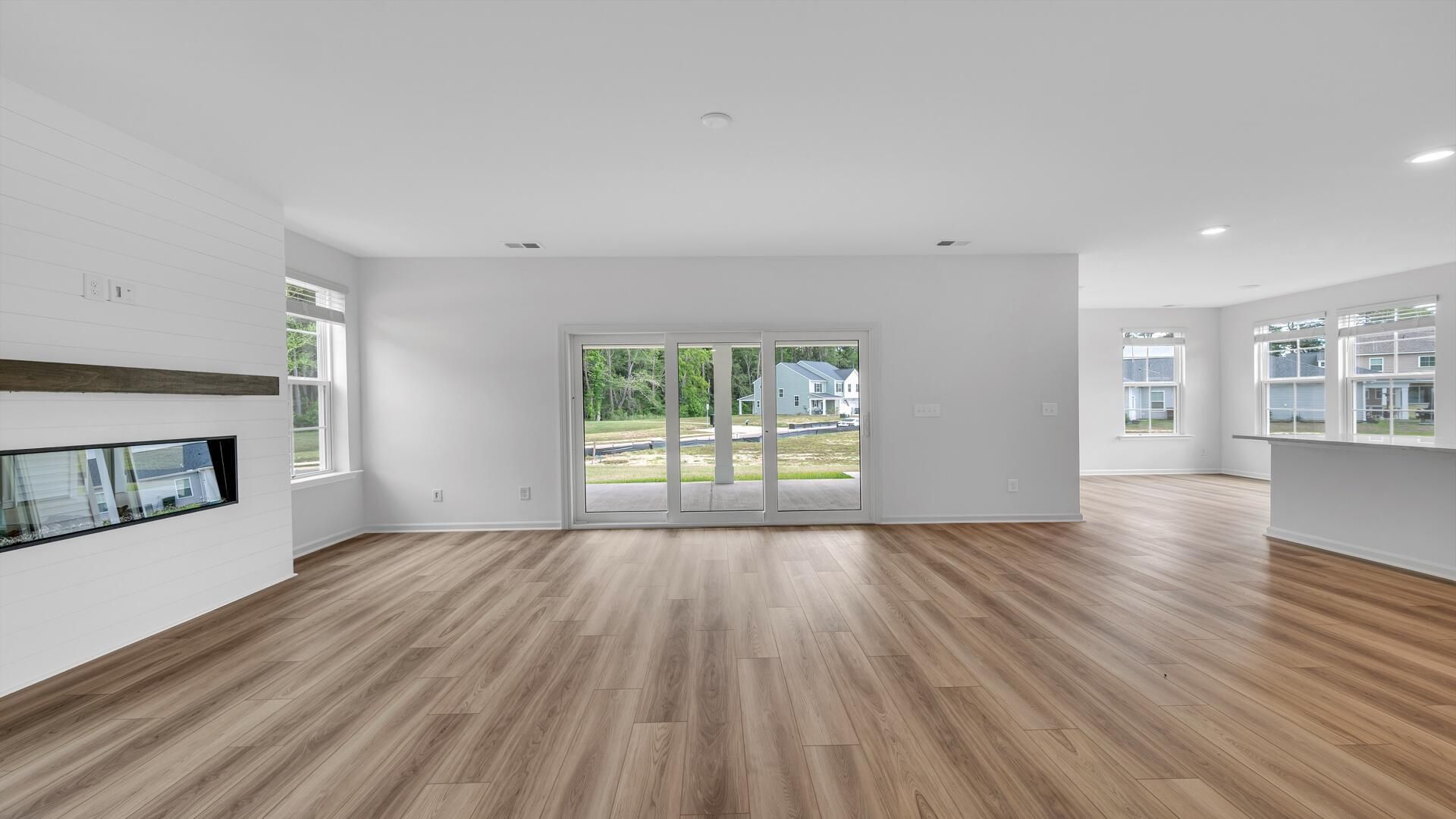 437 Cadbury Loop Photo 11