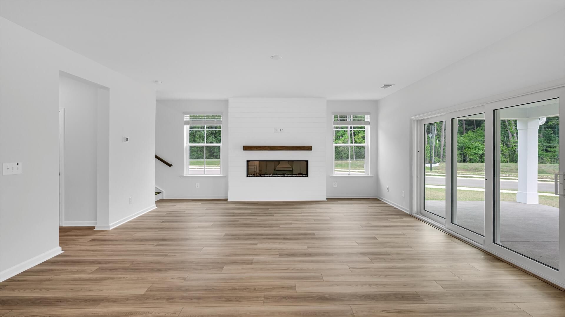 437 Cadbury Loop Photo 12