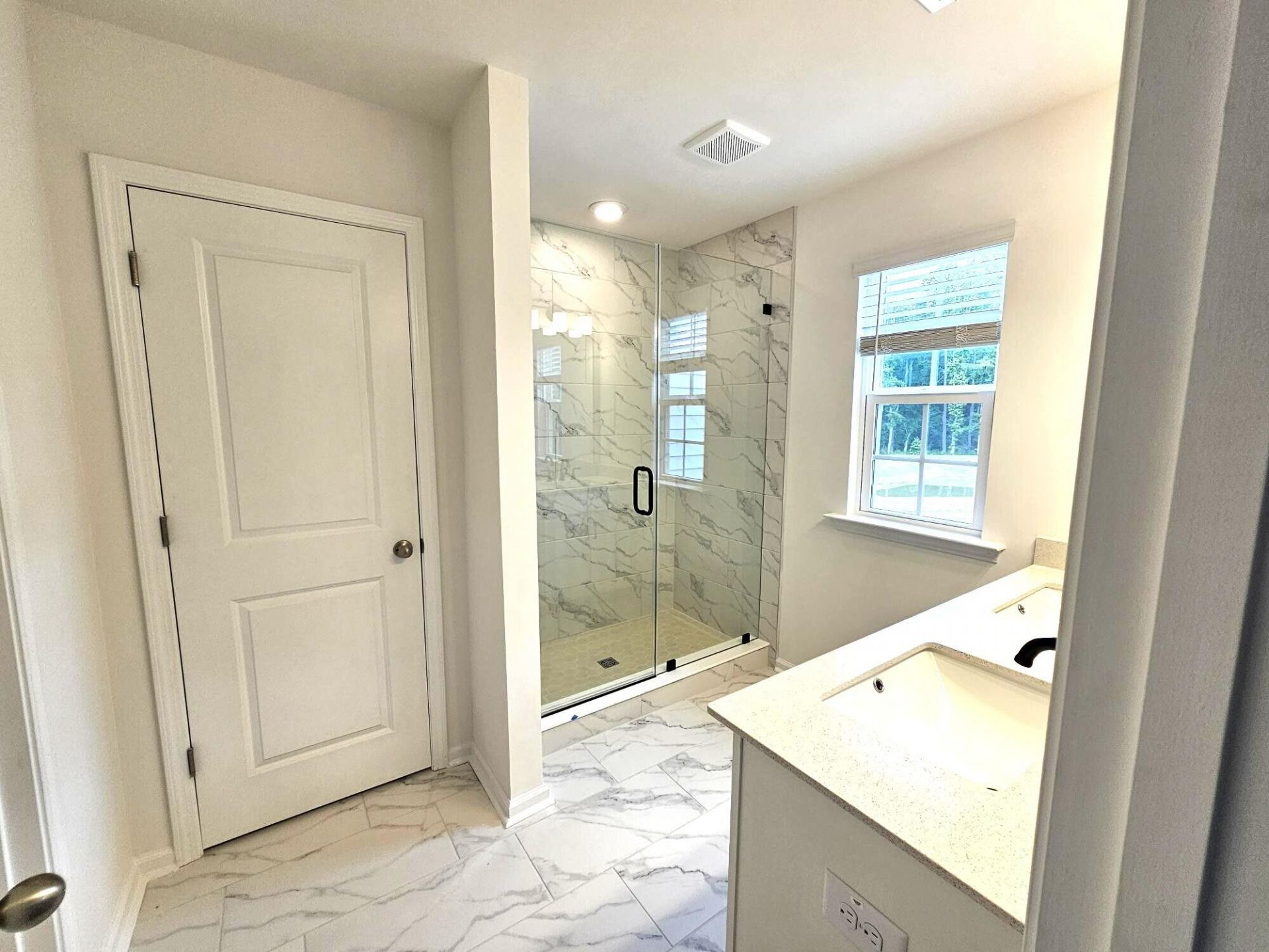 437 Cadbury Loop Photo 12