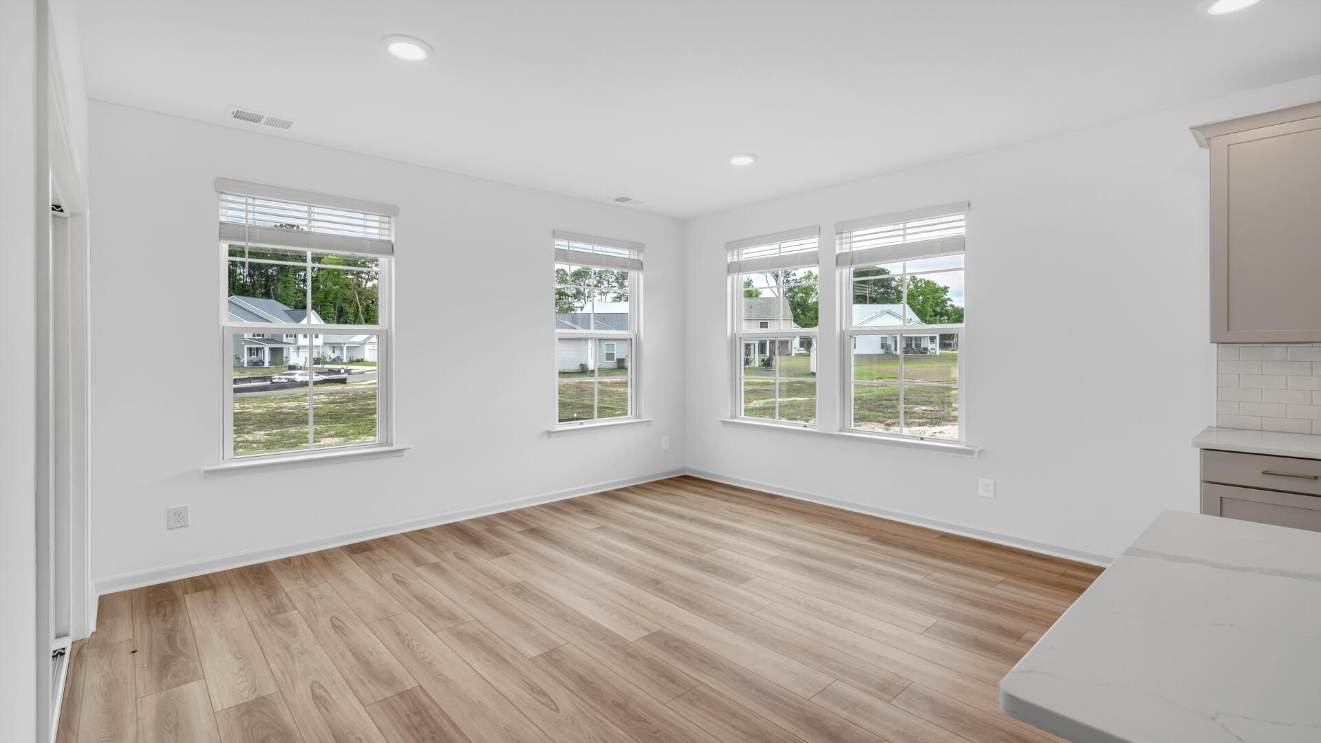437 Cadbury Loop Photo 13