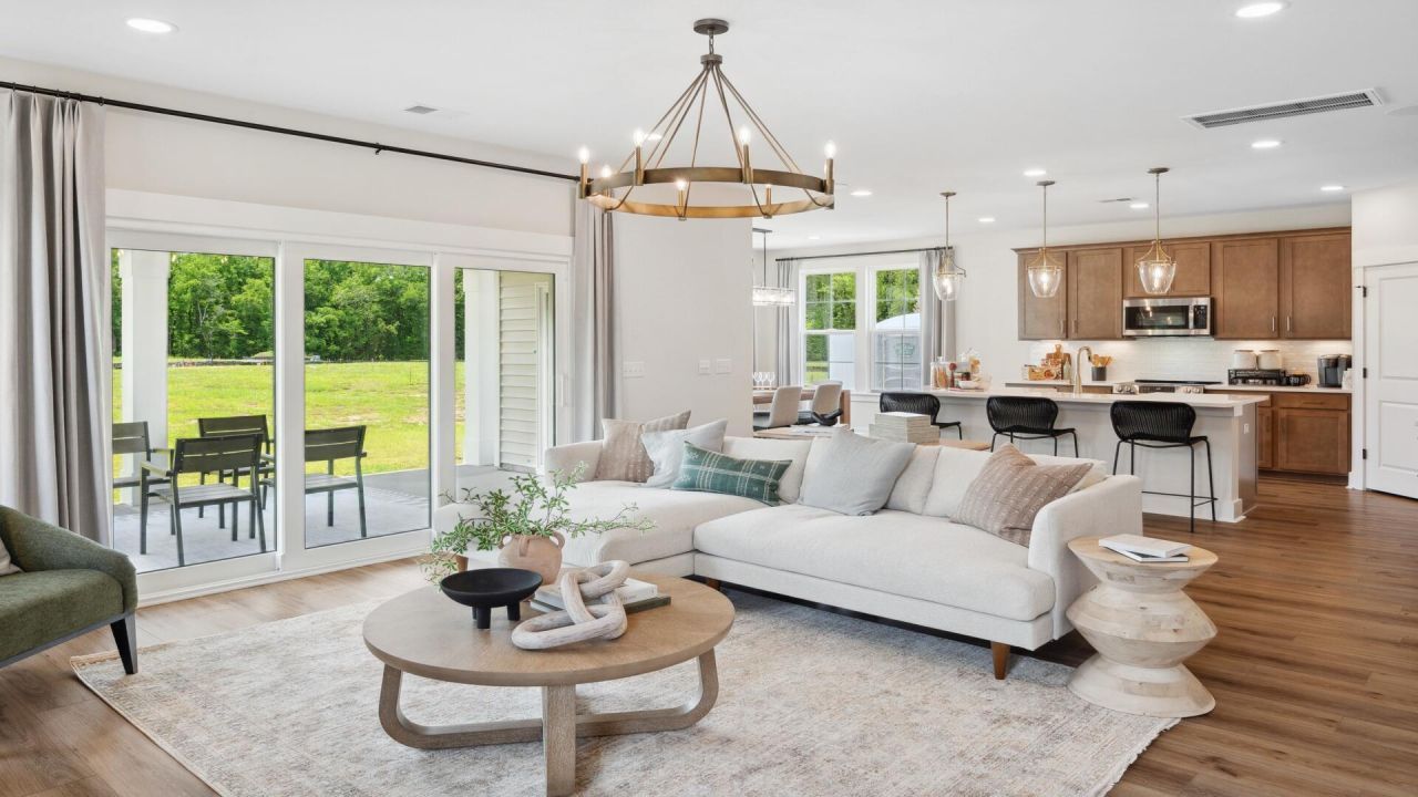 437 Cadbury Loop Photo 13