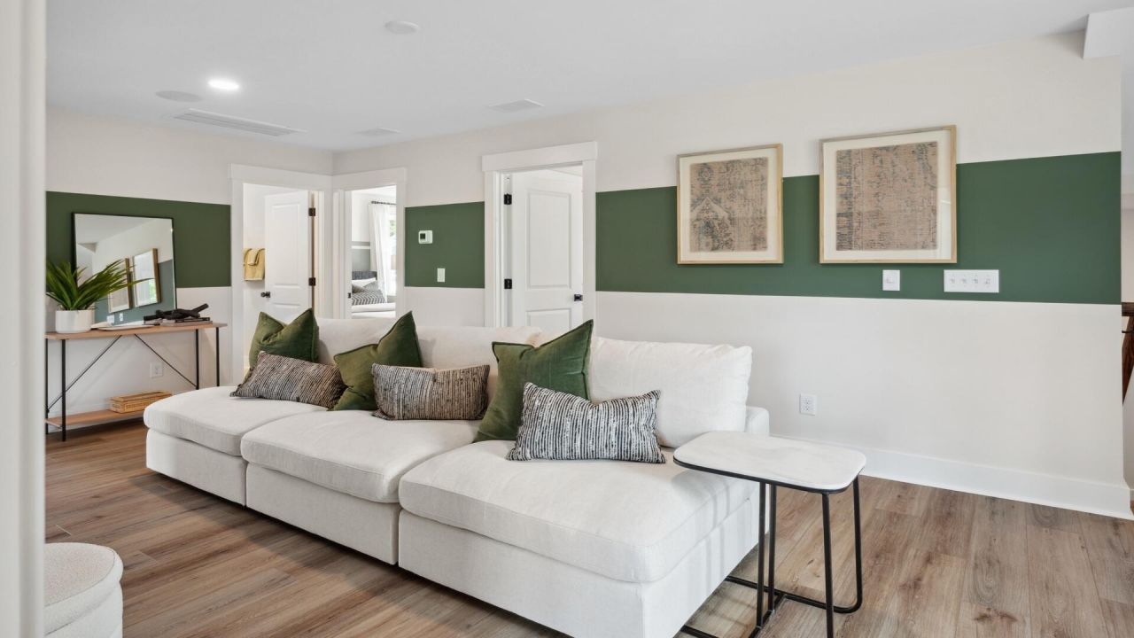 437 Cadbury Loop Photo 14