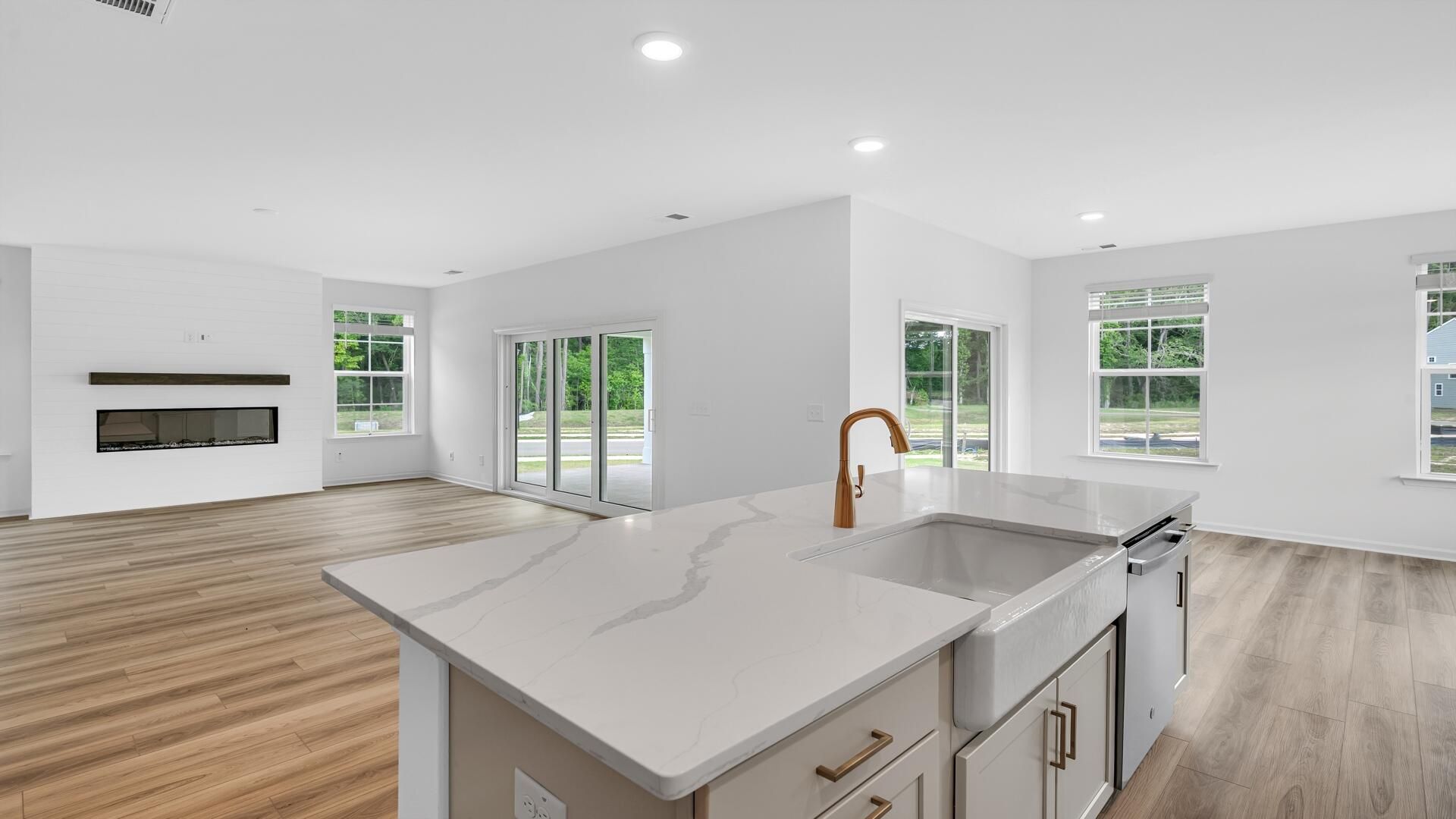 437 Cadbury Loop Photo 17