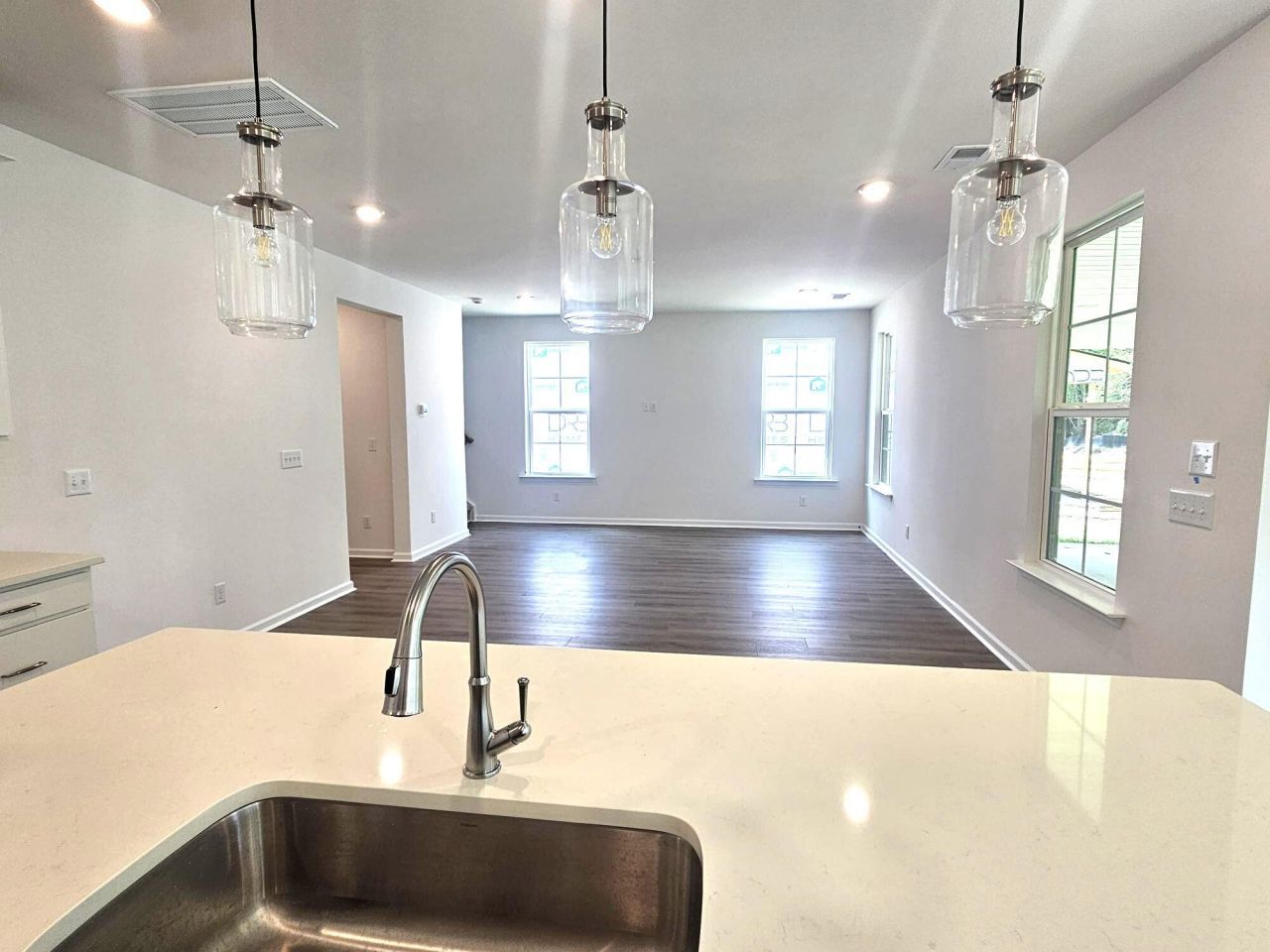 437 Cadbury Loop Photo 3