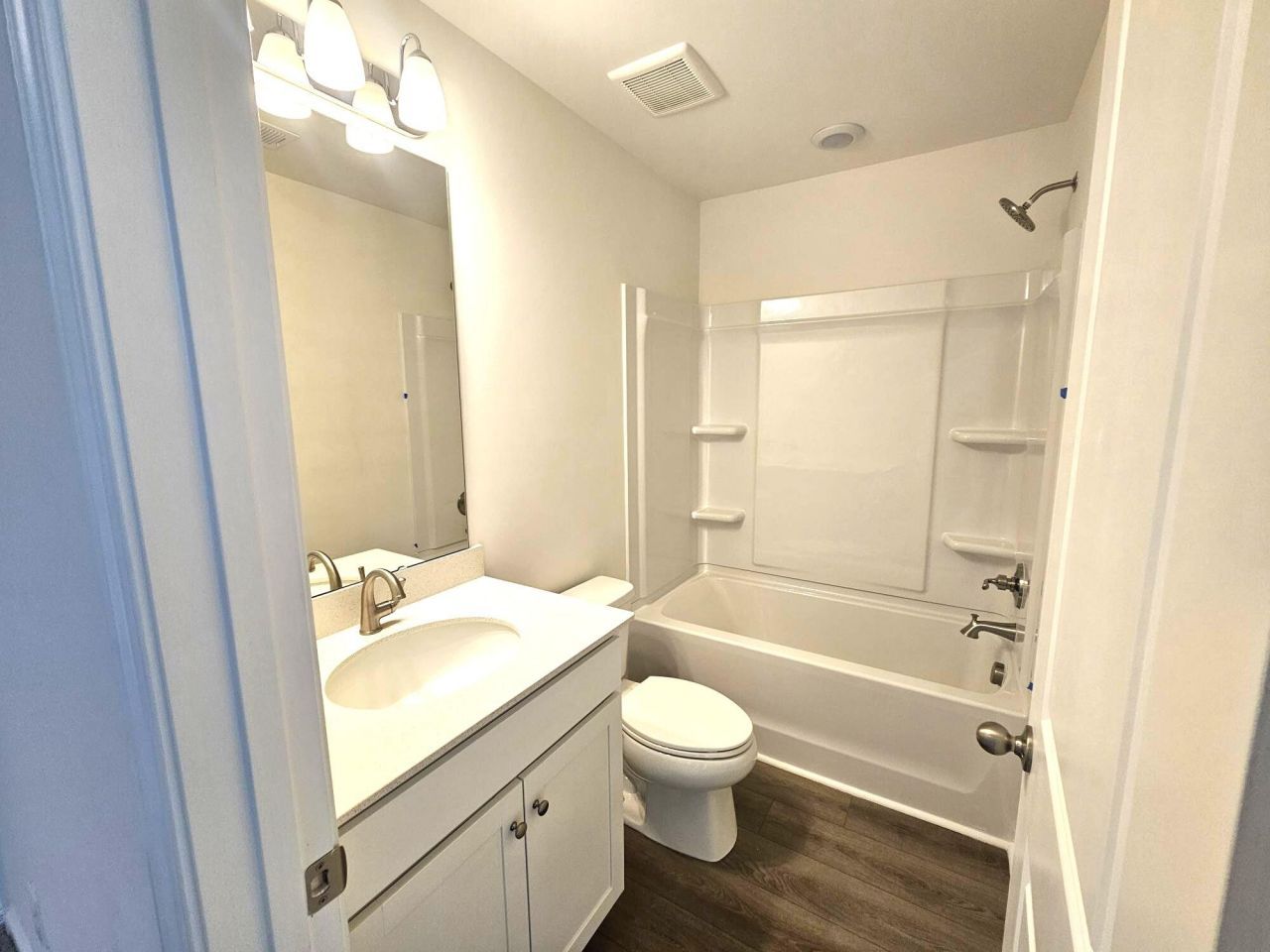 437 Cadbury Loop Photo 4