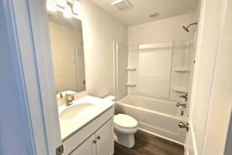 437 Cadbury Loop photo 4