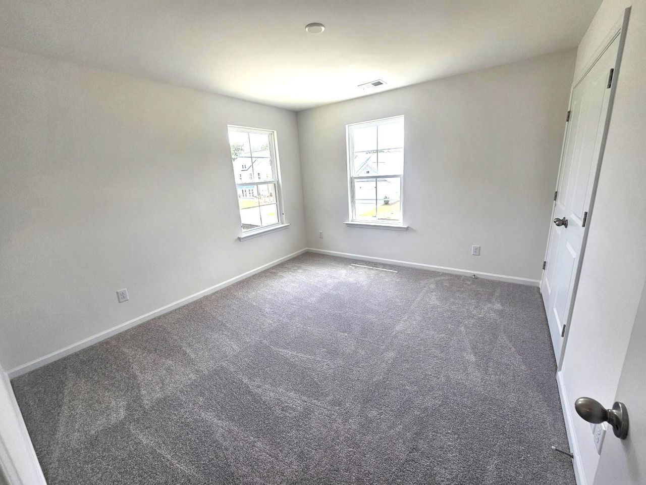 437 Cadbury Loop Photo 5